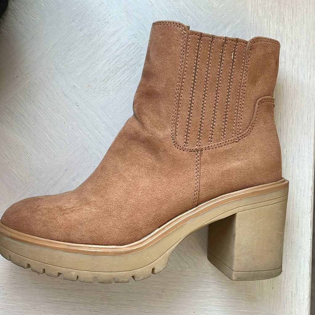 Universal Thread Katrina Platform Boot